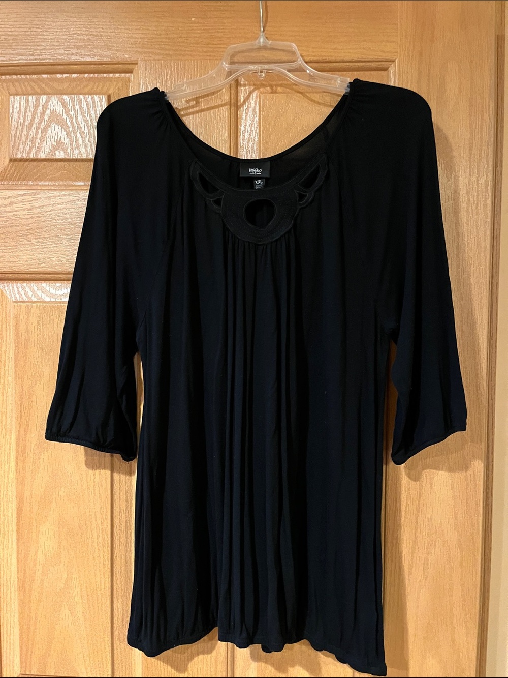 Mossimo Black Scoop Neck Blouse with Decorative Cutout XXL